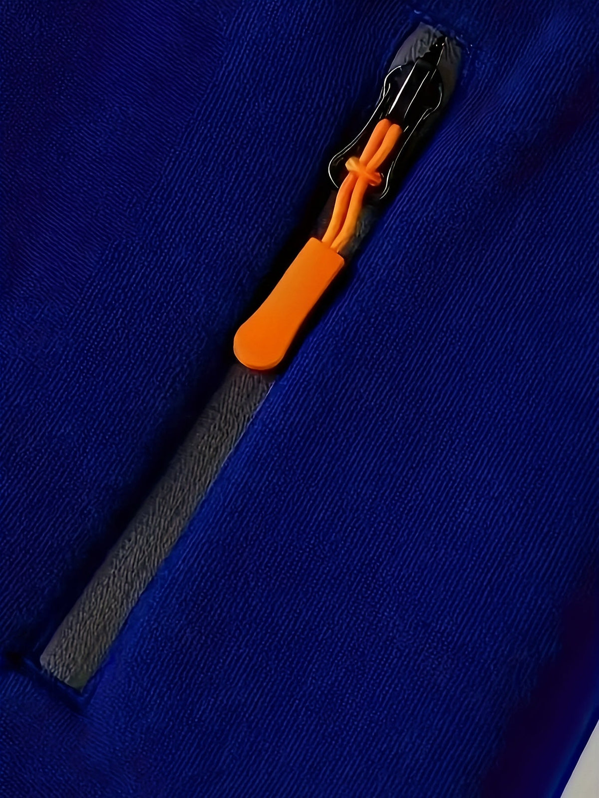 Men's Hooded Jacket with Zip-Up Front & Multi-Pocket Design