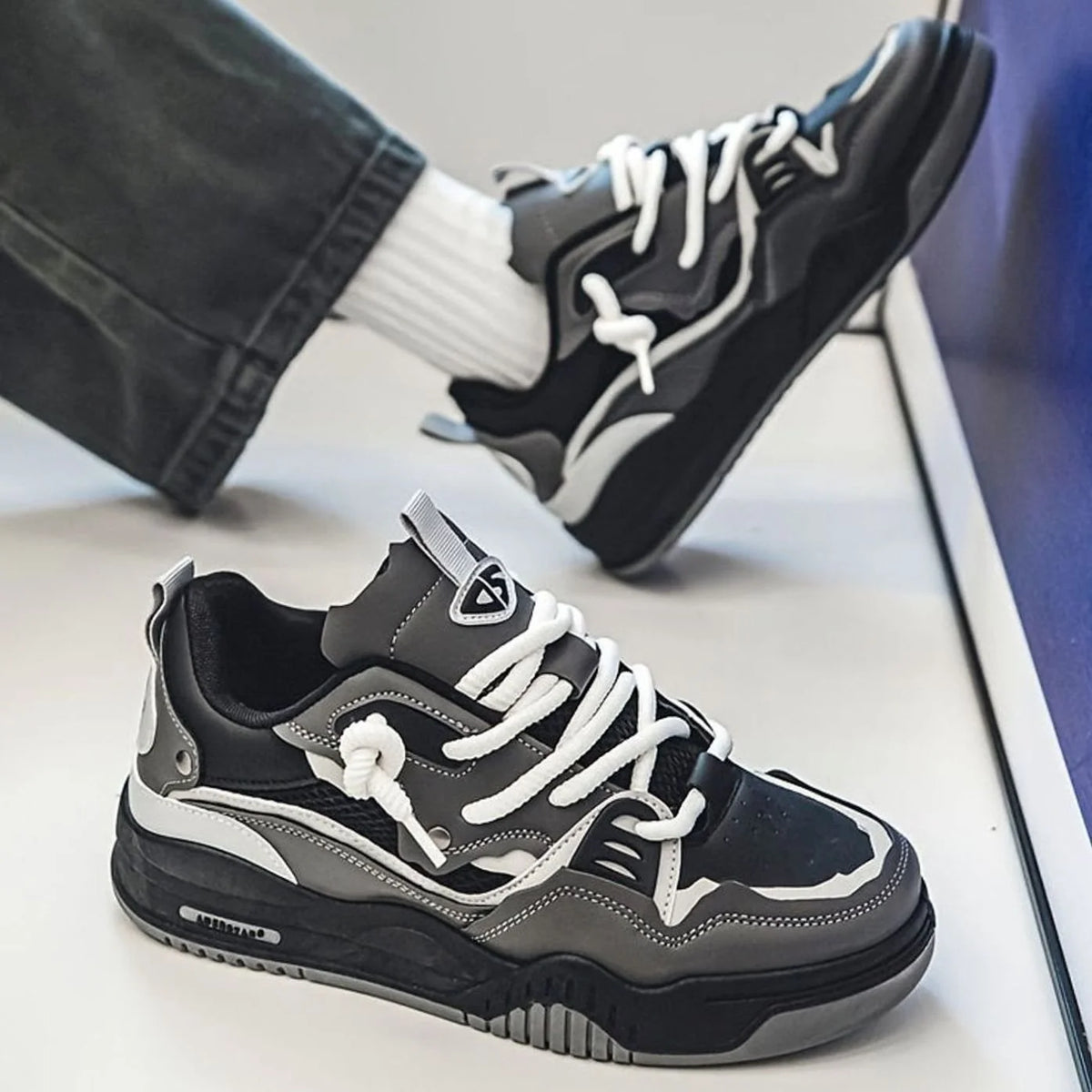 Men's Chunky Sneakers with Thick Sole & Mesh Paneling - Worn Stepping