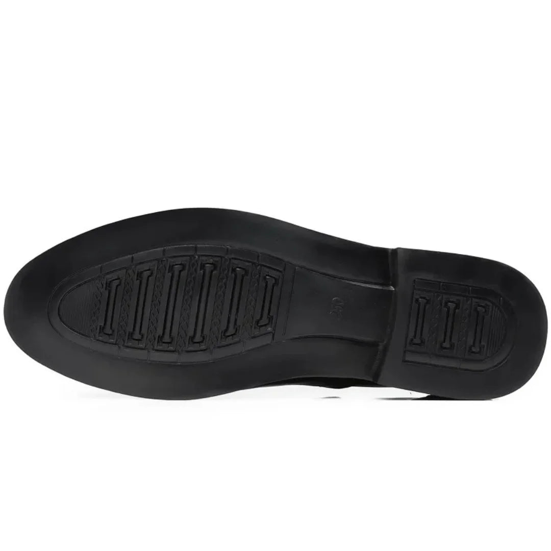 Black Men's Leather Oxford Shoes — Ronan Cushioned Wingtip Brogue - Sole Bottom Detail