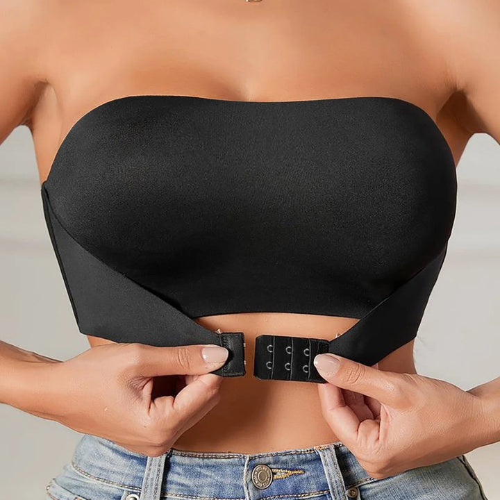 Black Women's Seamless Strapless Bra — Lena Bandeau Double-Layer Wireless - Front Closure Detail