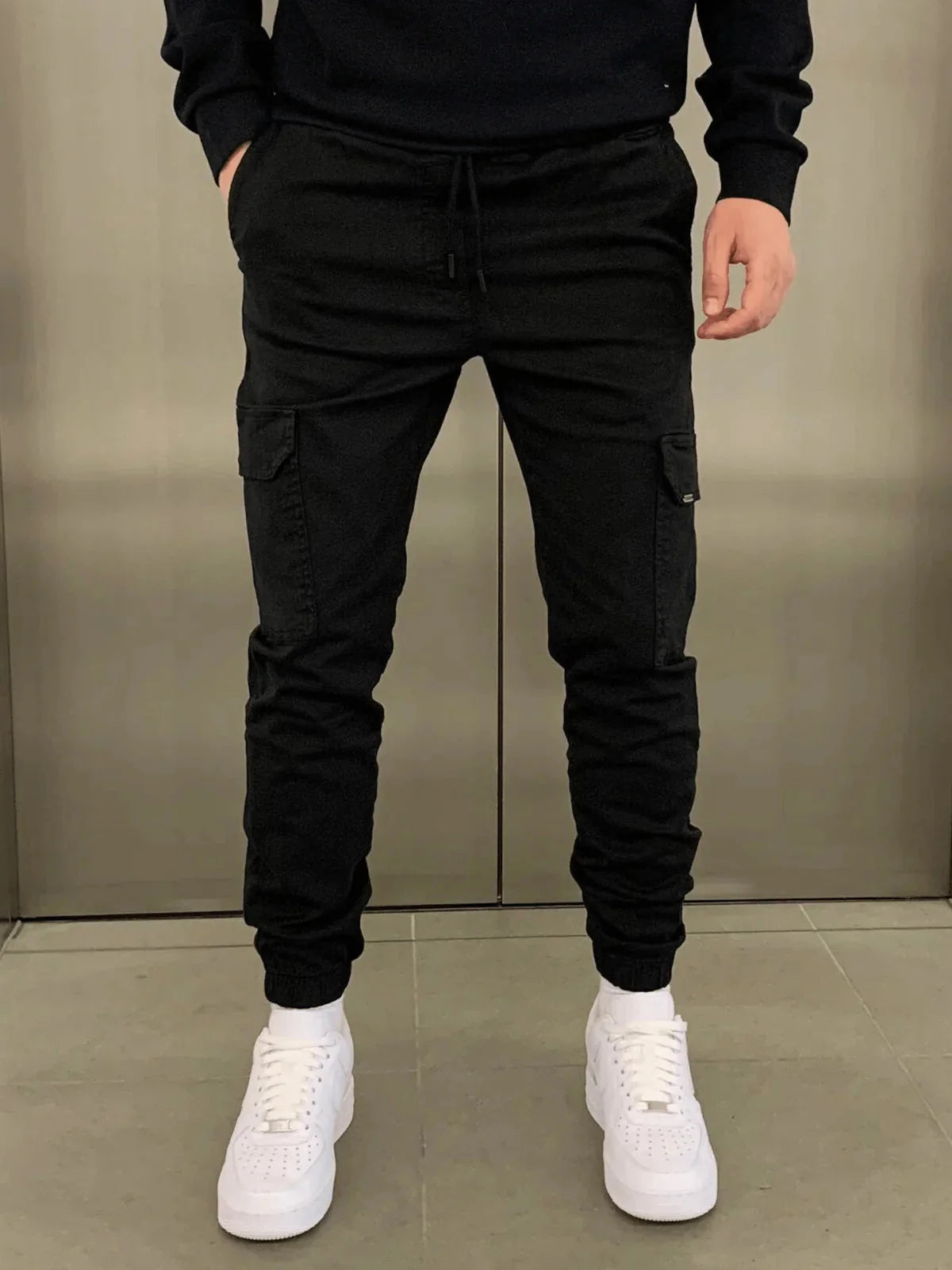 Black Men's Slim Fit Cargo Joggers with Drawstring Waist & Multi-Pocket Design
