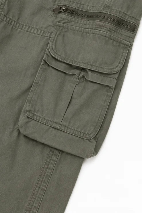 Women's Wide-Leg Cargo Pants with Zip Pockets & Low-Rise Fit - Cargo Pocket Detail
