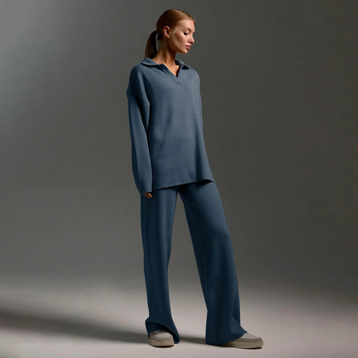 Women's Co-Ord Set with Relaxed Oversized Fit & Wide-Leg Pants - Side Pose Looking Down